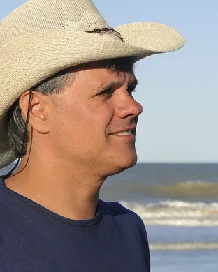 Ariel Elias Plano