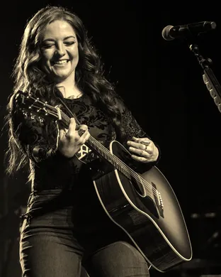 Ashley McBryde Fort Worth