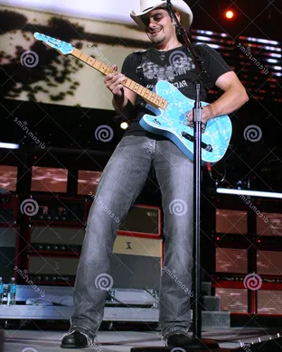 Brad Paisley Ennis