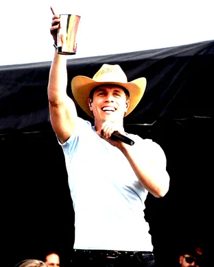 Dustin Lynch Fort Worth