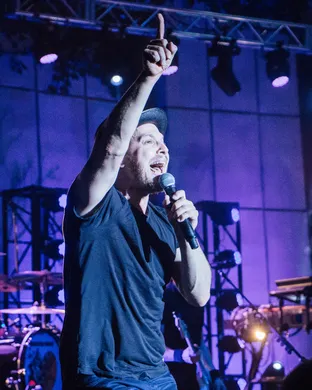 Gavin Degraw Irving
