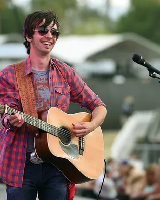 Mo Pitney Arlington