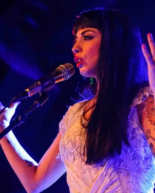 Mon Laferte Irving
